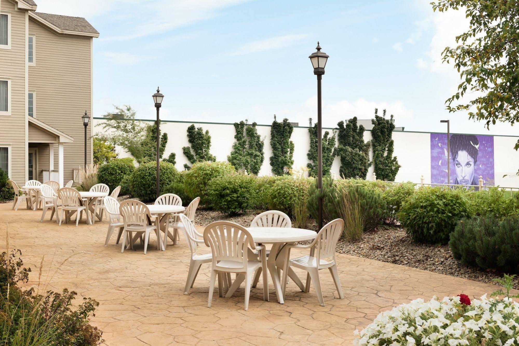 Country Inn & Suites By Radisson, Chanhassen, Mn Exterior photo